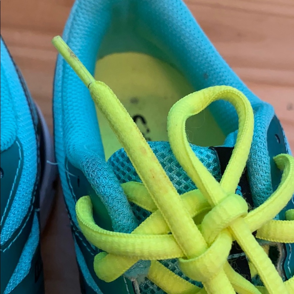 Women’s size 7 ASICS - Picture 3 of 6